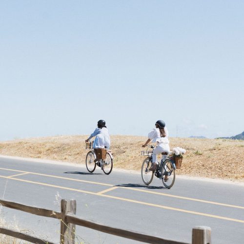 Des particuliers en utilisant des vélos cargo Citizen pour leurs déplacements quotidiens.